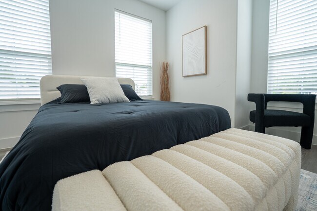 Building Photo - 3818 Lynnfield St