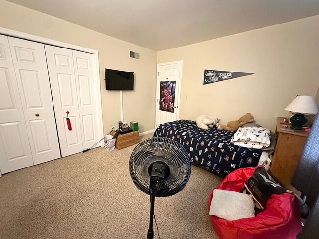 Building Photo - 3 Bedroom 1.5 Bathroom in Elizabethtown!