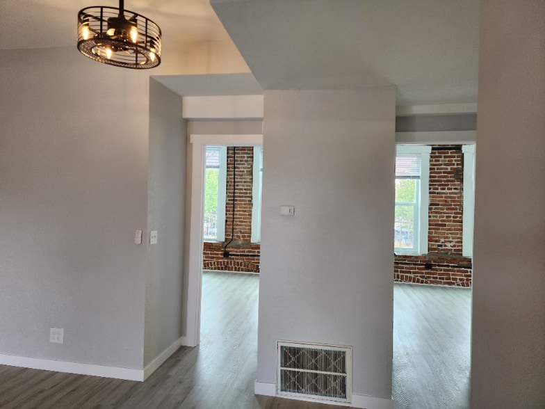 Building Photo - 109 N Kimball Ave