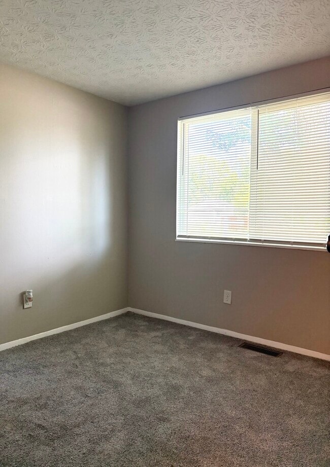 Building Photo - Charming 3 beds 1 bath in Columbus!