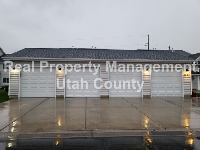 Building Photo - Pet Friendly Springville Condo