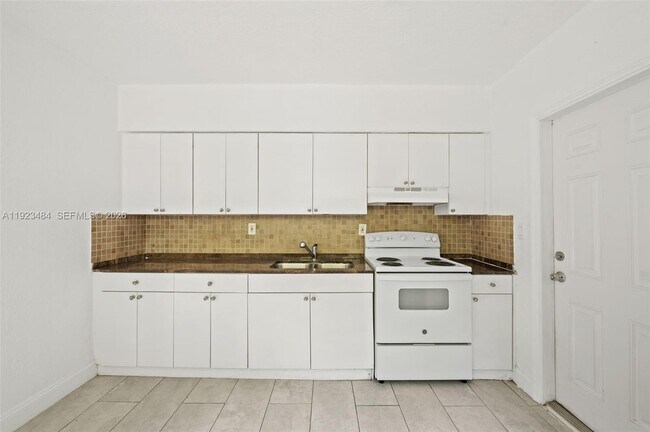 Building Photo - 1429 NE 118th Terrace