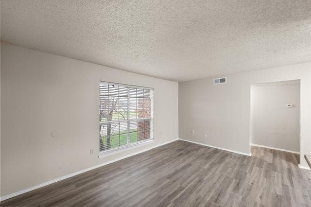 Building Photo - 8000 Cambridge Cir