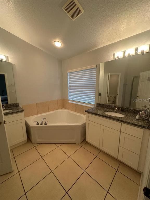 Building Photo - 2762 Club Cortile Cir