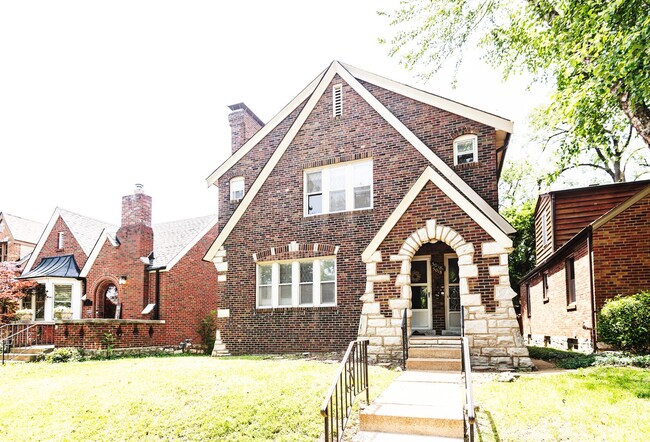 Primary Photo - 5018 Miami St