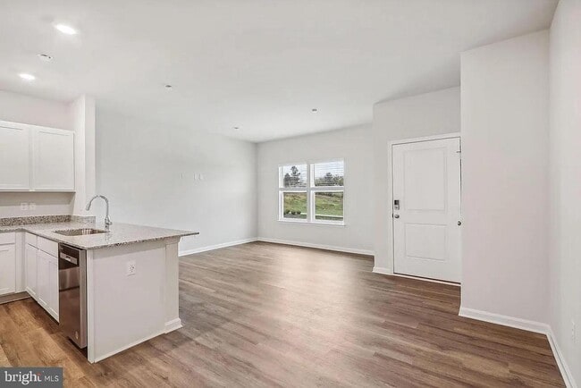 Building Photo - 111 Nootka Wy