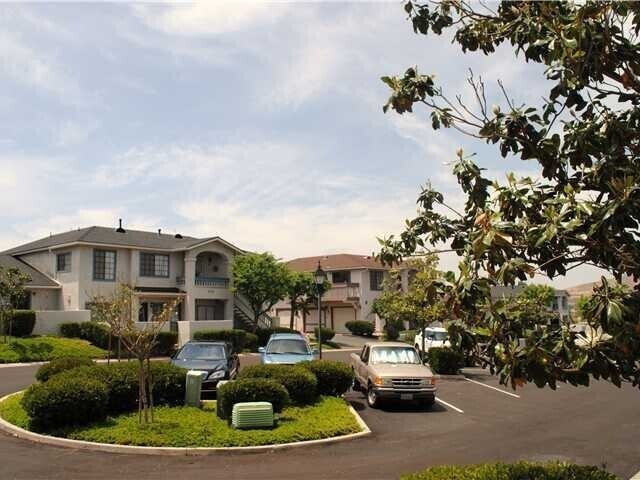 Building Photo - Great Townhome in a Quiet Community