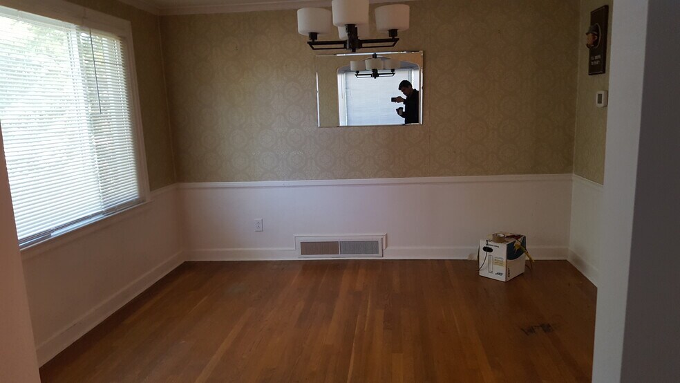 Building Photo - 969 Meadowbrook Dr