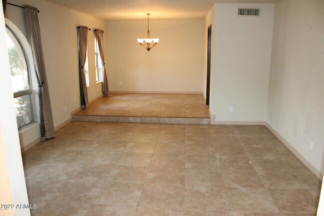 Building Photo - 5354 E Everett Dr