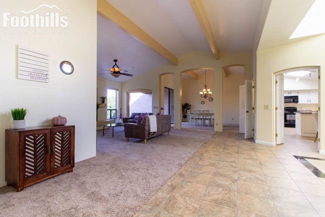 Building Photo - Gated Community at Riverbend