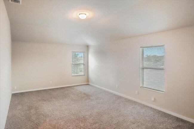 Building Photo - 6830 Emerald Valley