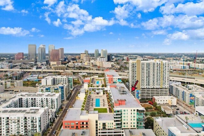 Building Photo - 1208 E Kennedy Blvd