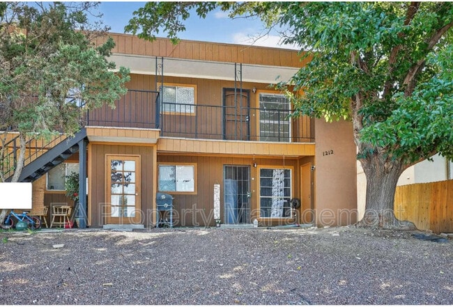 Building Photo - 1212 Chelwood Park Blvd NE