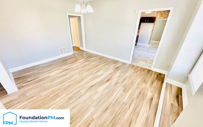 Building Photo - 888 Looney Ave