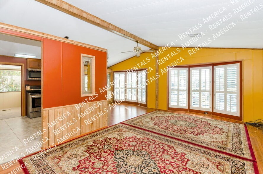 Building Photo - 10684 N Stromboli Ave