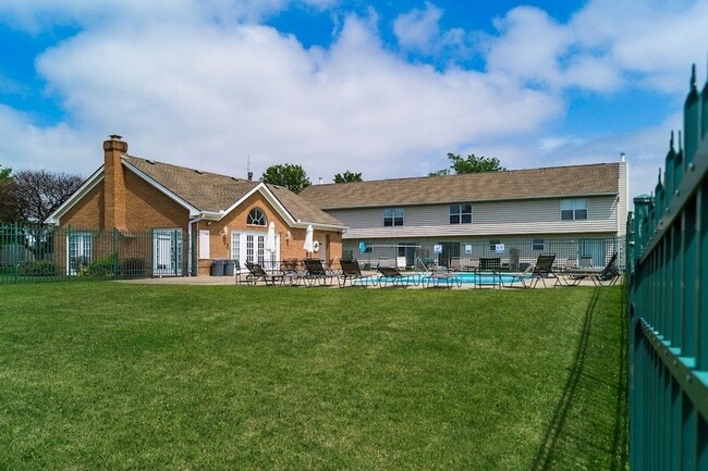 Building Photo - 952 Charleston Way Dr