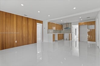 Building Photo - 1524 SW 32nd Ct