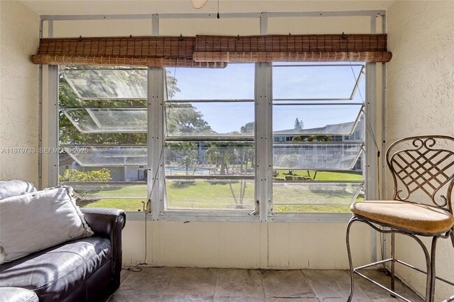 Building Photo - 6650 Royal Palm Blvd