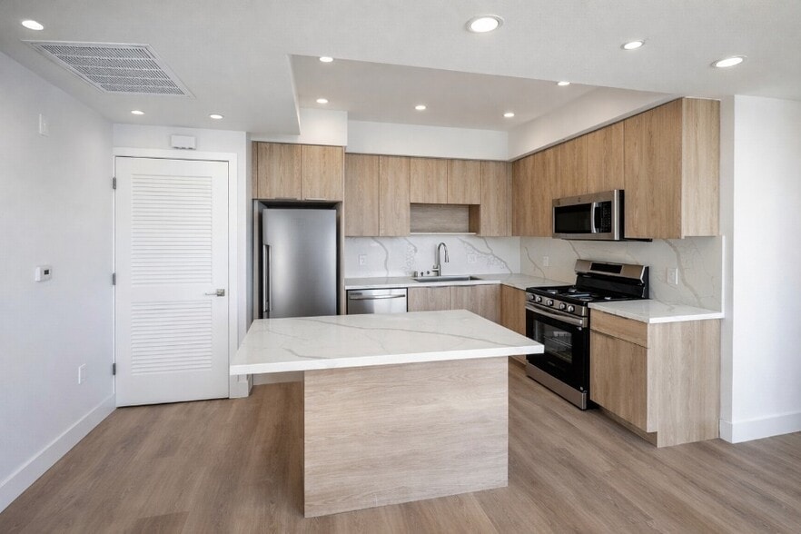 Building Photo - Bedford 46