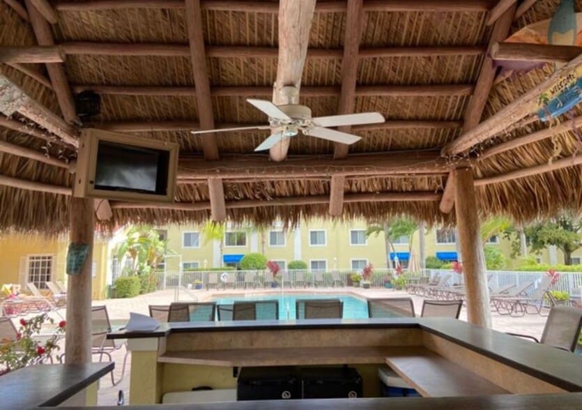 Building Photo - 8264 Key Royal Cir