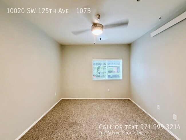 Building Photo - 10020 SW 125th Ave