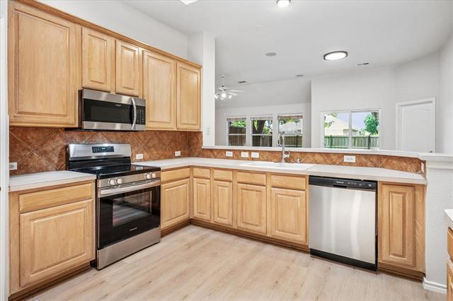 Building Photo - 1700 Bur Oak Dr