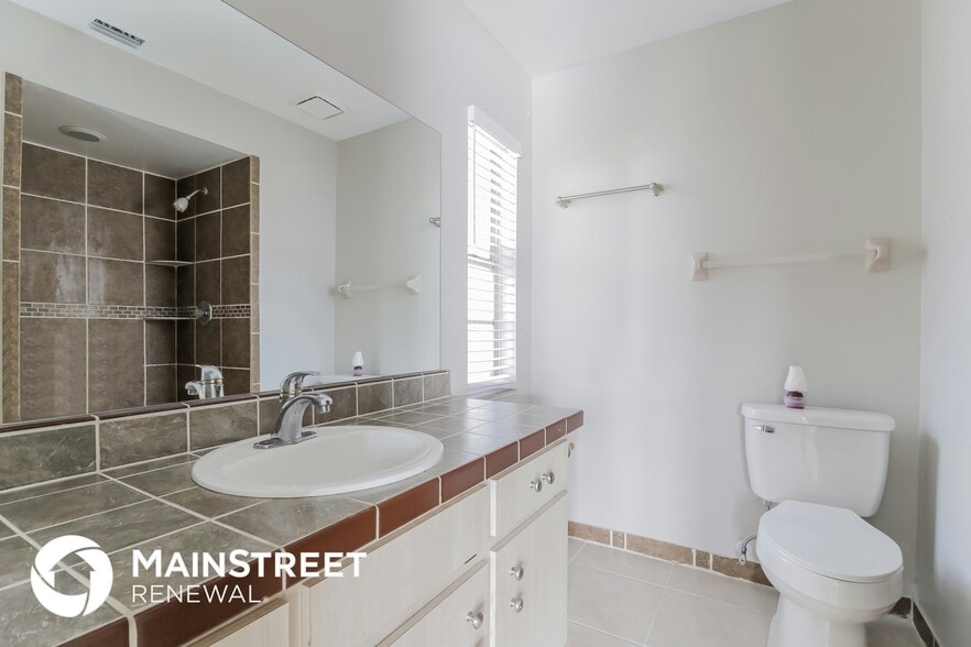 Building Photo - 1390 E Euclid Ave