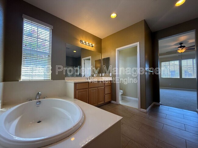 Building Photo - 1180 Pueblo Ct