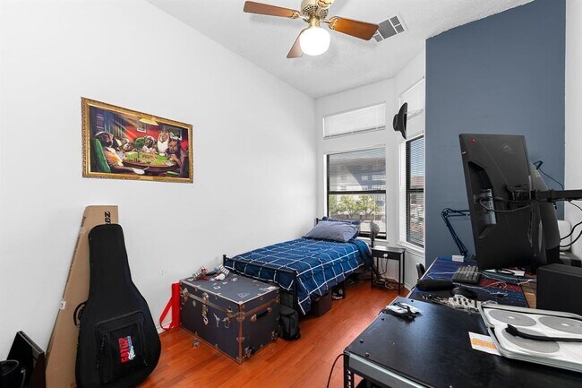Building Photo - 2802 Nueces St