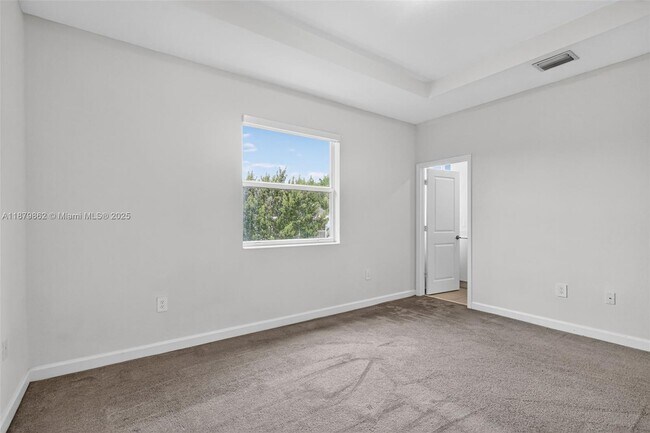 Building Photo - 1676 SE 26th Ter