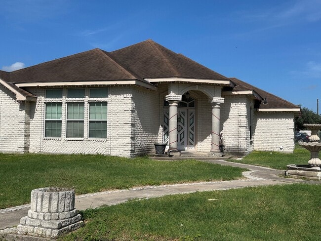 Building Photo - 4007 Zuley St