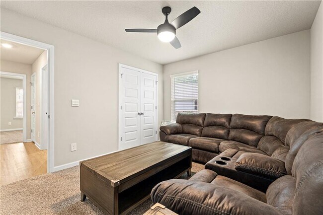 Building Photo - 6028 Creek Side Trl