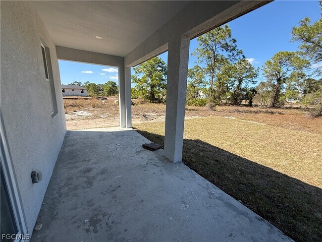 Building Photo - 1115 Cove St E