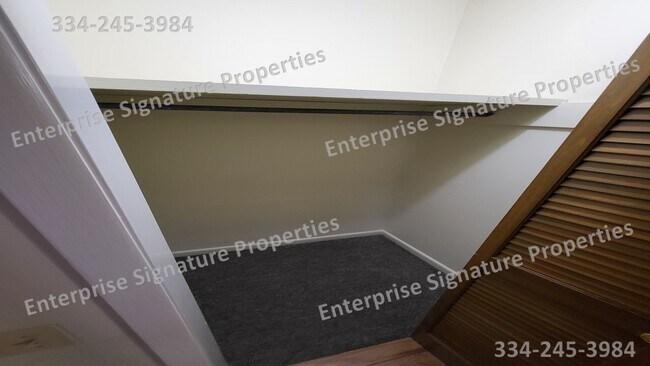 Building Photo - 2500 Neal Metcalf Rd