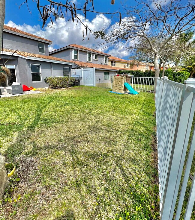 Building Photo - 3350 Turtle Cove