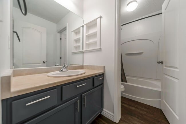 Building Photo - 3969 Romney Park Dr