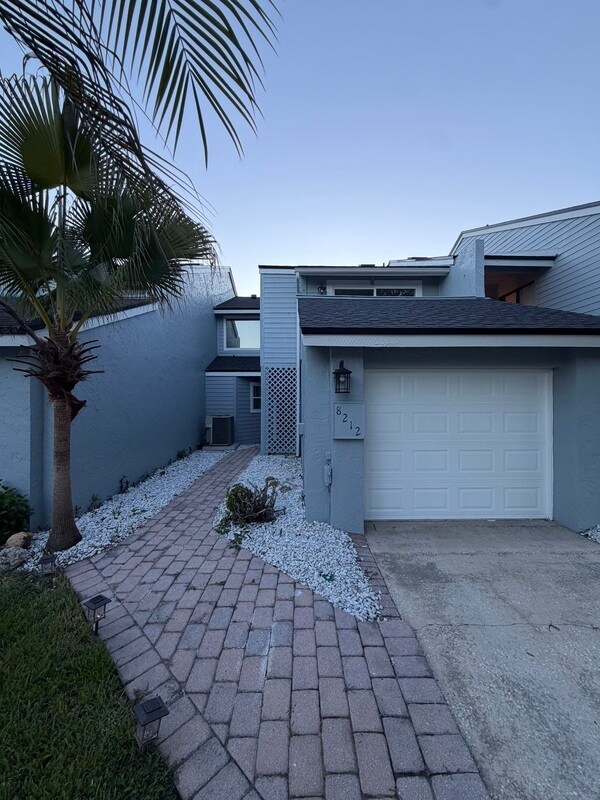 Building Photo - 8212 Citrus Chase Dr