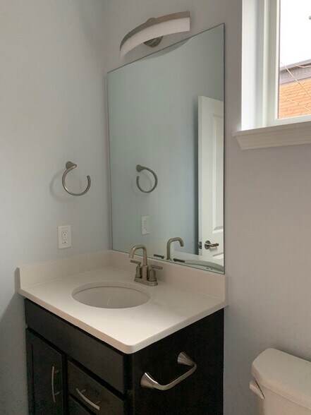 Building Photo - 2451 Thurman Ave