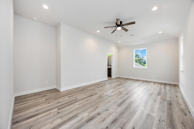 Building Photo - Bauman Heights