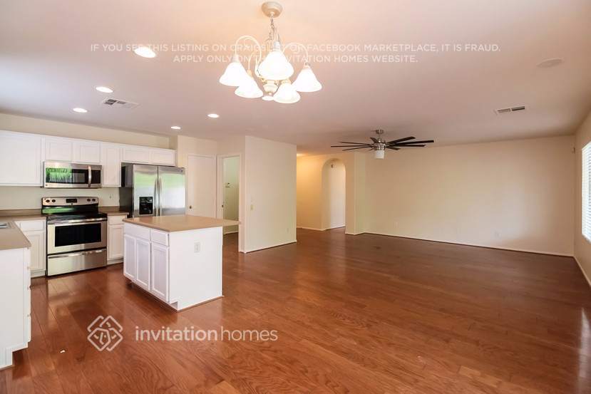 Building Photo - 3886 E Brighton Way