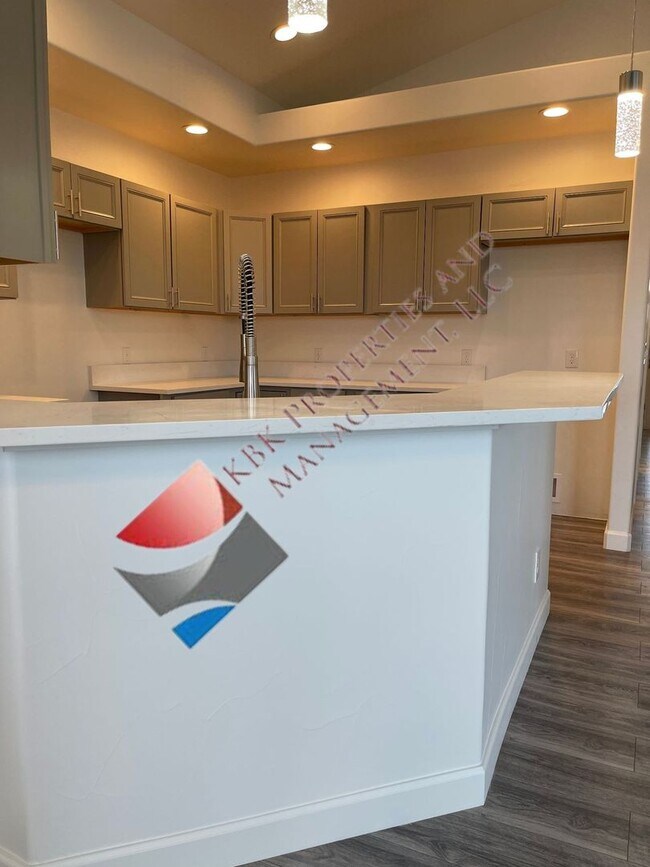 Building Photo - 1703 Ross Ave