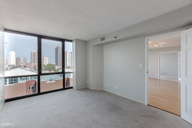 Building Photo - 1309 N Wells St