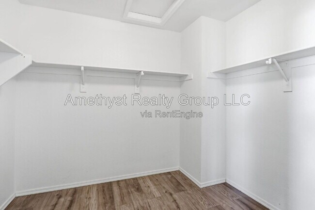 Building Photo - 5931 W Albeniz Pl