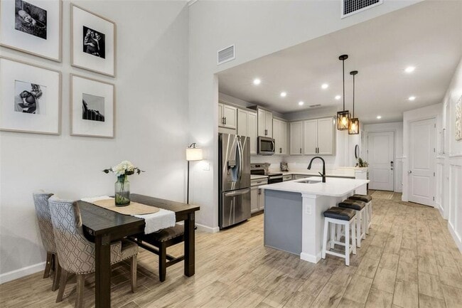 Building Photo - 5606 Silverbridge Trl