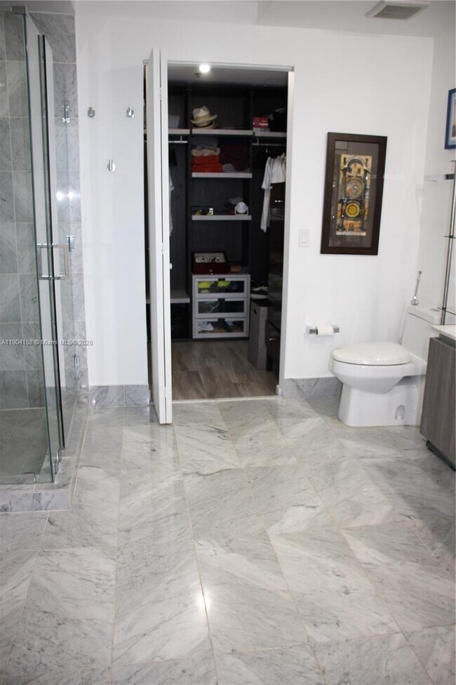 Building Photo - 801 S Miami Ave