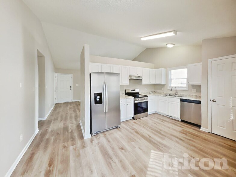 Building Photo - 1027 Laurel Leaf Rd