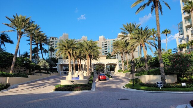 Building Photo - 3700 S Ocean Blvd