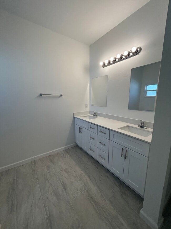 Building Photo - BRAND NEW Modern 4BR/2BA Home with Garage – Peaceful Lake Placid Retreat