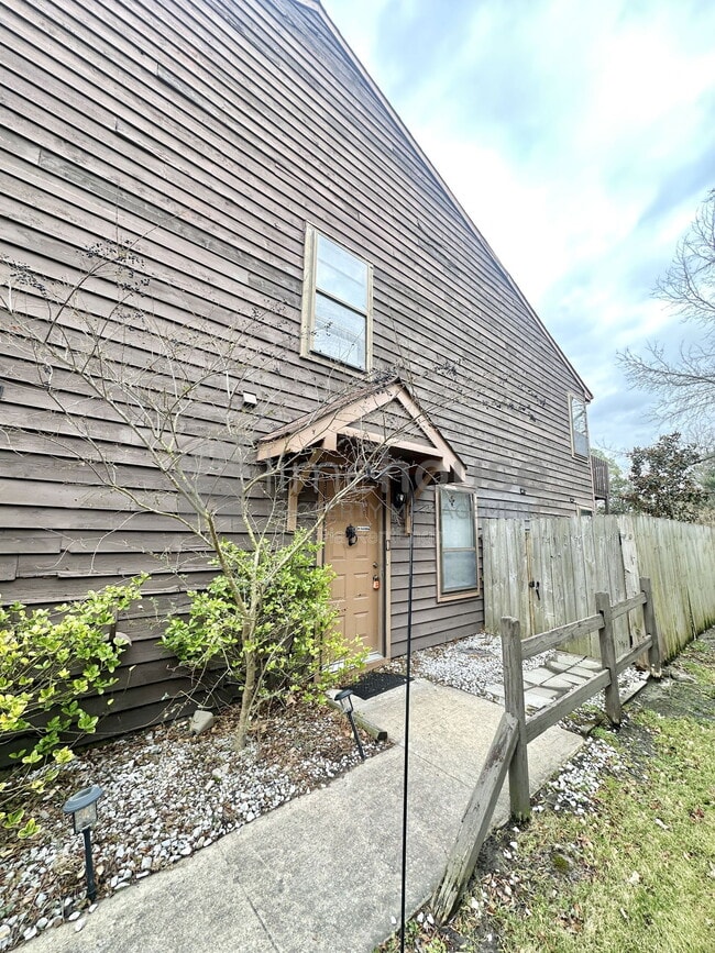 Building Photo - 4611 Fern Oak Ct.