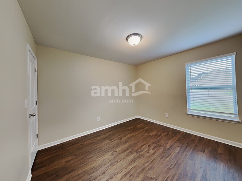 Building Photo - 2087 Longhunter Chase Dr